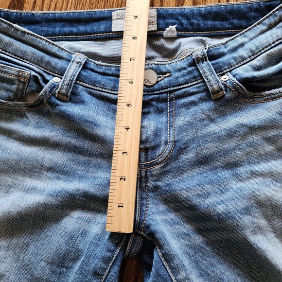 BKE Stella Bootcut Distressed y2k Jeans Size 26 Low Rise Whiskered - Picture 7 of 8